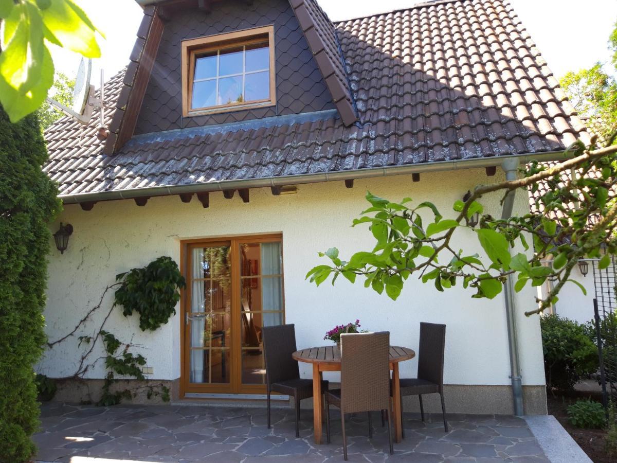Ein Bett im Kornfeld - Haus Weitblick - mit Innenpool Schonfeld  Exterior foto