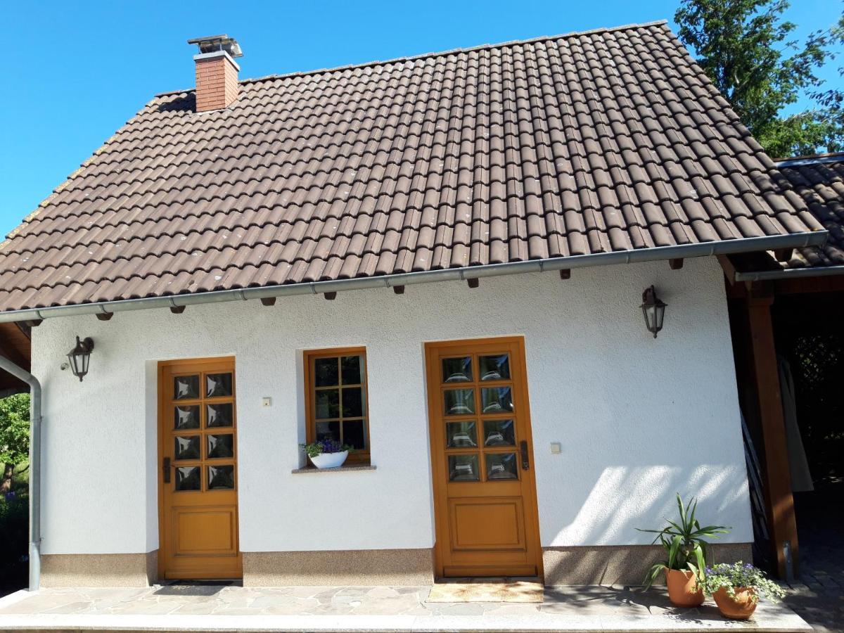 Ein Bett im Kornfeld - Haus Weitblick - mit Innenpool Schonfeld  Exterior foto